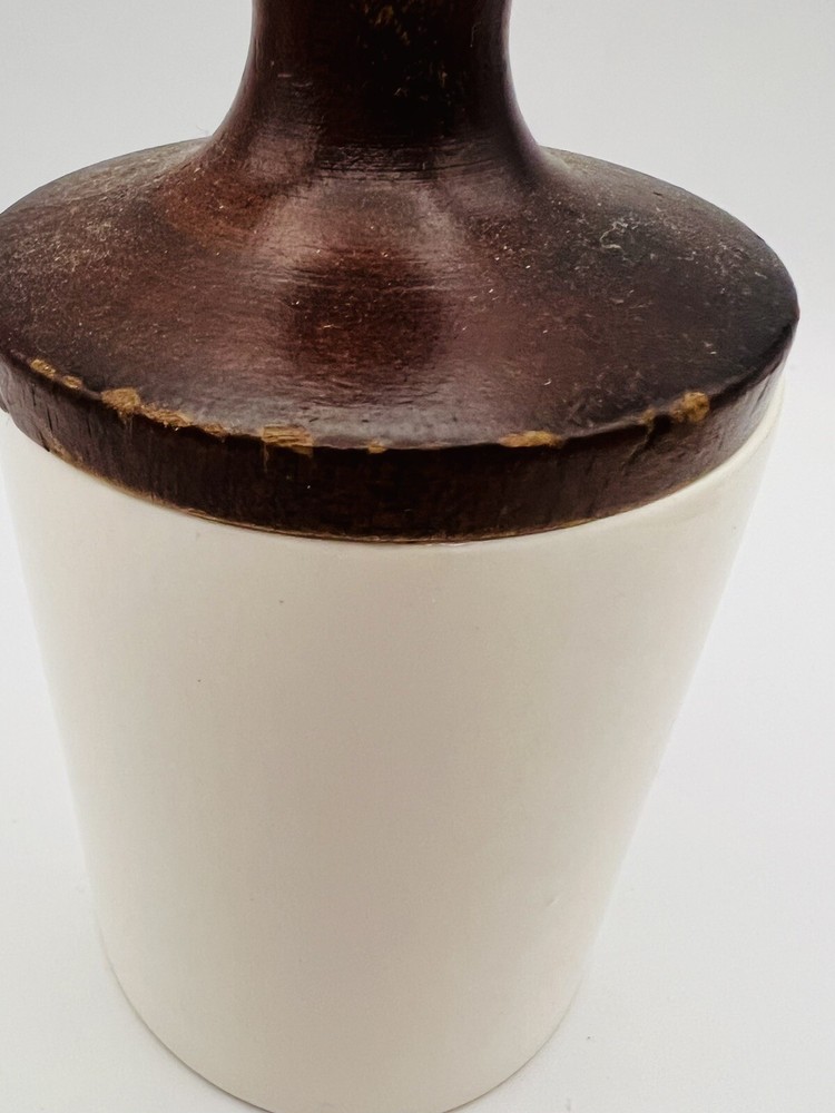 Barbecue Ceramic Grill Sauce Holder With Brush