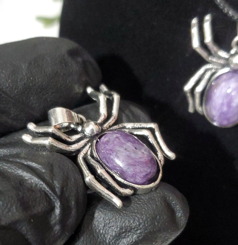 Spider Pendant Chorite