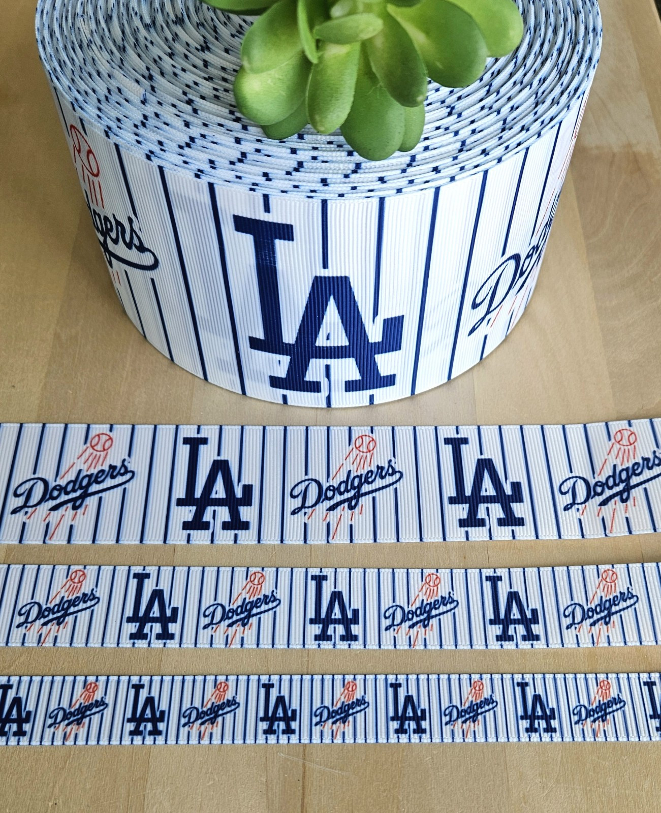 3/8, 5/8, 7/8, 1.5 & 3" (1YD) Los Angeles Dodgers Grosgrain Ribbon Baseball Bat