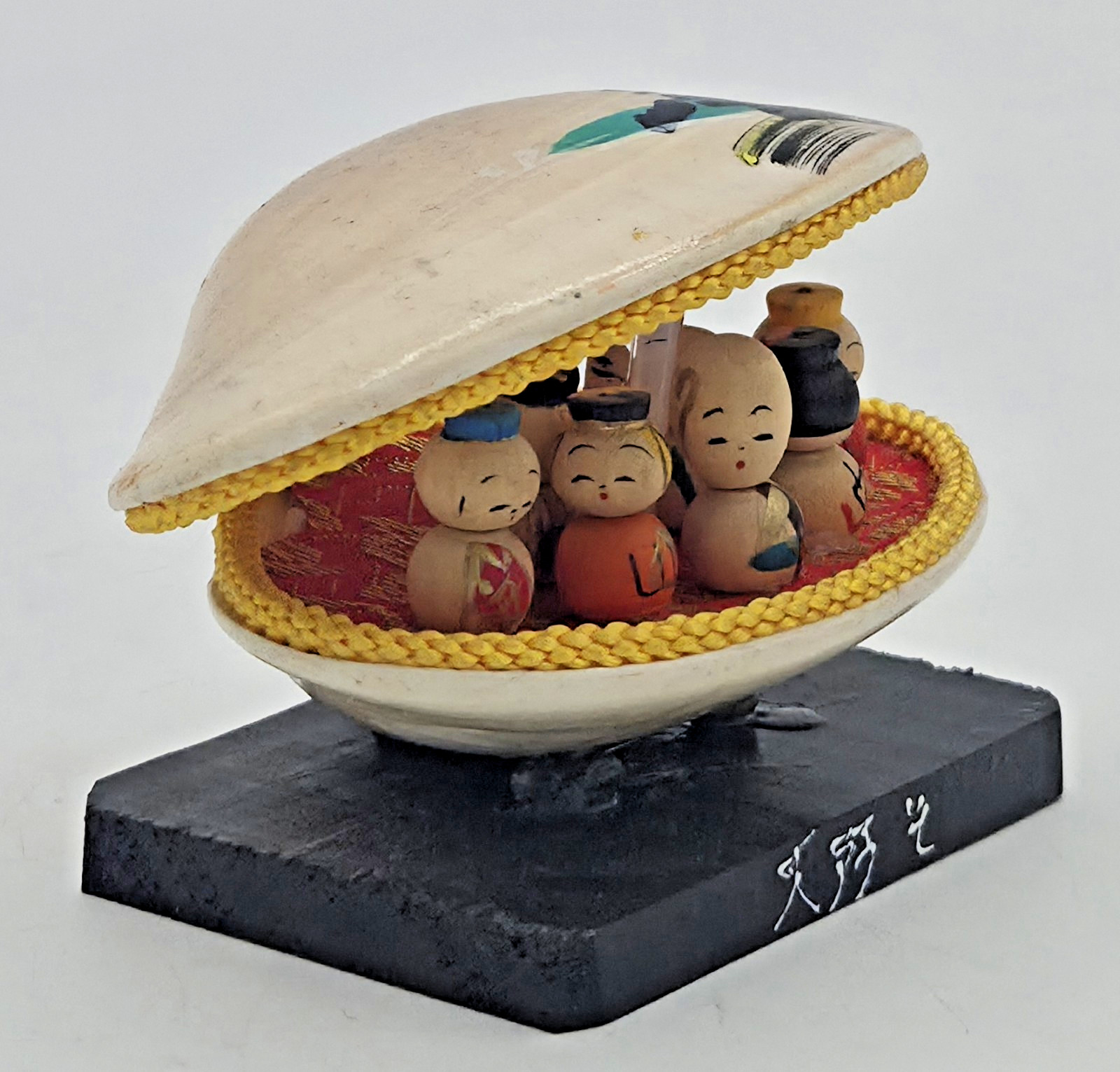 VTG Japanese Seven 7 Lucky Gods Kokeshi Wood Figures Clam Shell Shichifukujin