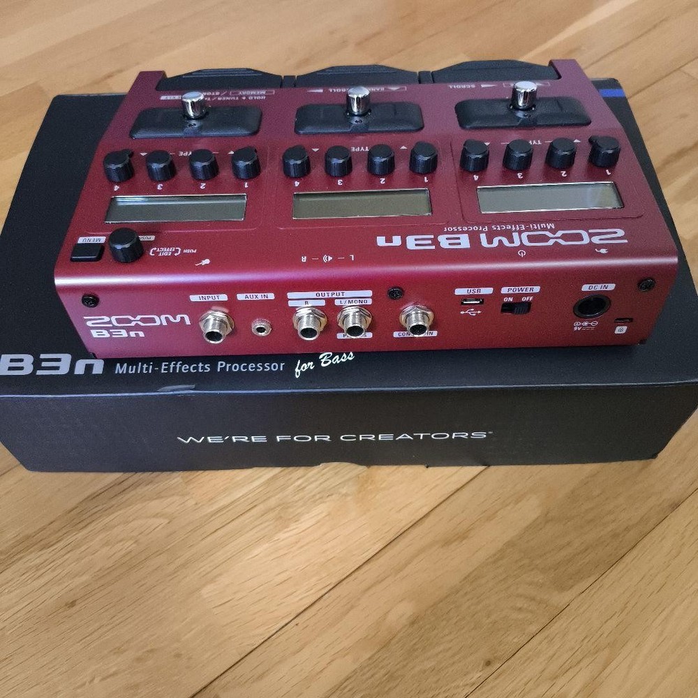 ZOOM B3n multi-effects processor
