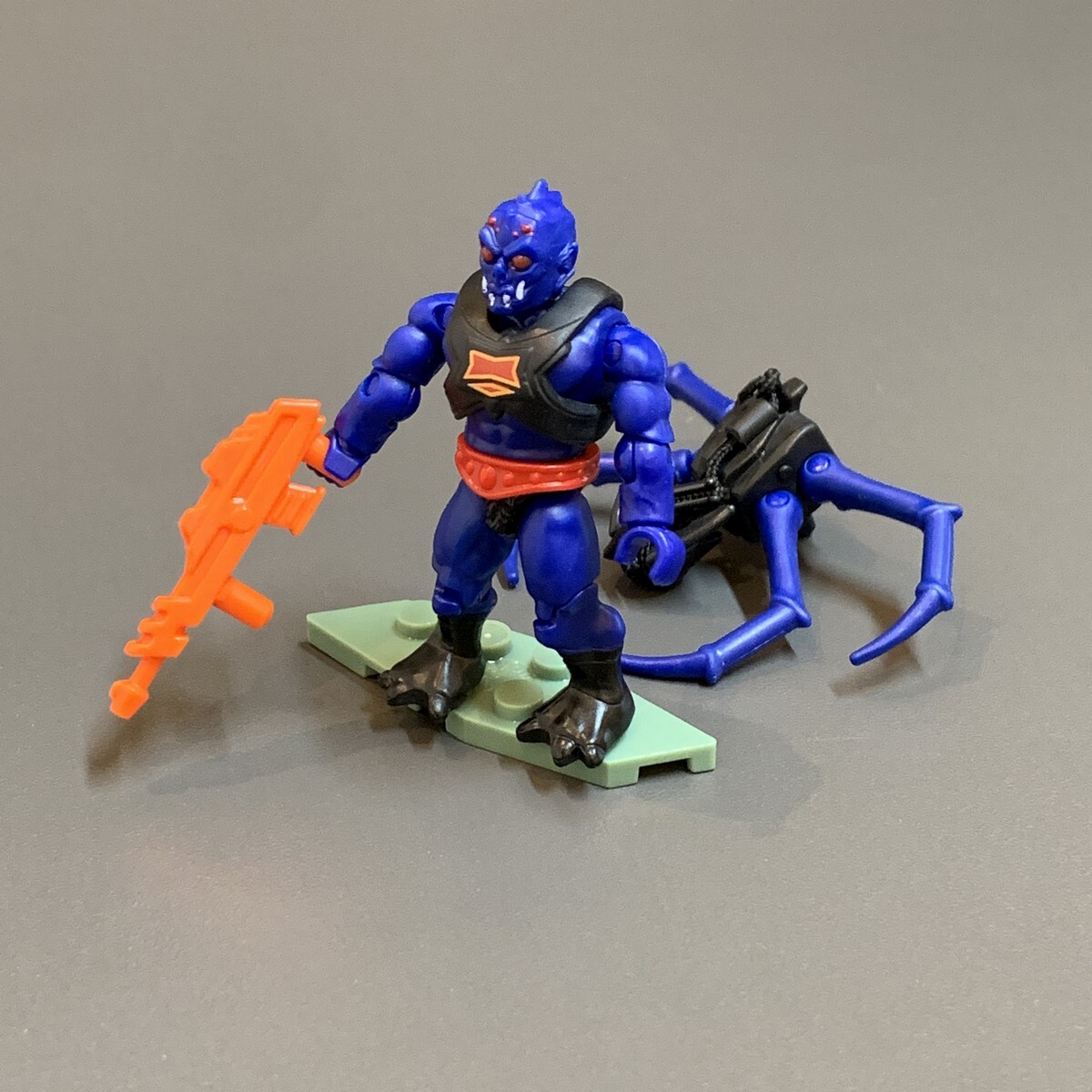 Ultra Rare NEW 2 MEGA Construx ETERNIA BATTLEGROUND MOTU BUZZ-OFF WEBSTOR FIGURE