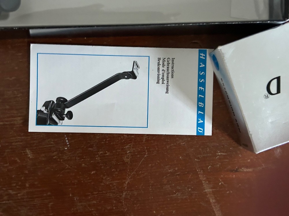 Hasselblad Flash Extension Arm w/ Original Box (45098) (Mint)