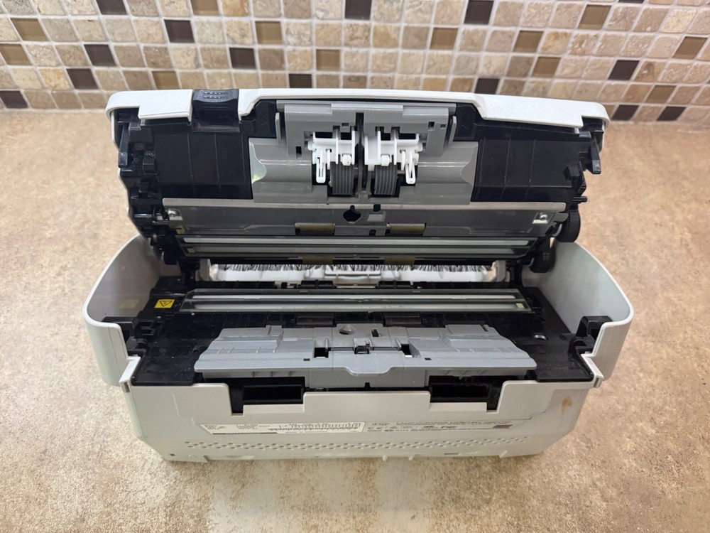 Fujitsu Fi-6130Z Duplex Sheet-Fed Color Document Scanner