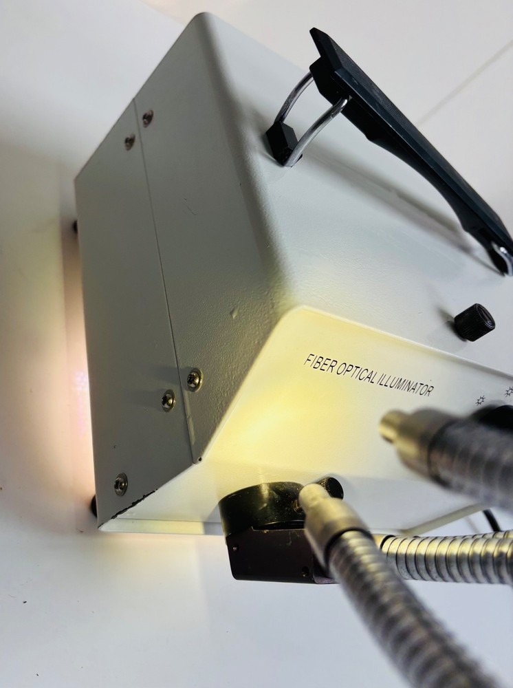Fiber Optic illuminator Model No, 0704-737