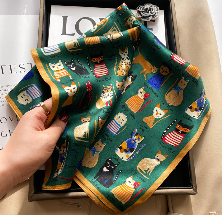 100% Mulberry Silk 20 "Square Scarf Women Neckerchief Wrap Cartoon Cat Green