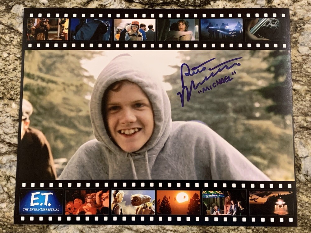 Robert MacNaughton SIGNED E.T Extra Terrestrial￼ 8x10 Photo EXACT PROOF A