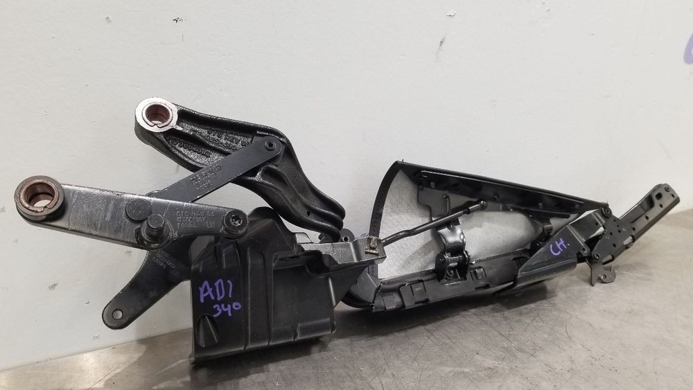 08 CADILLAC XLR-V CONVERTIBLE ROOF FORWARD HINGE LEFT DRIVER