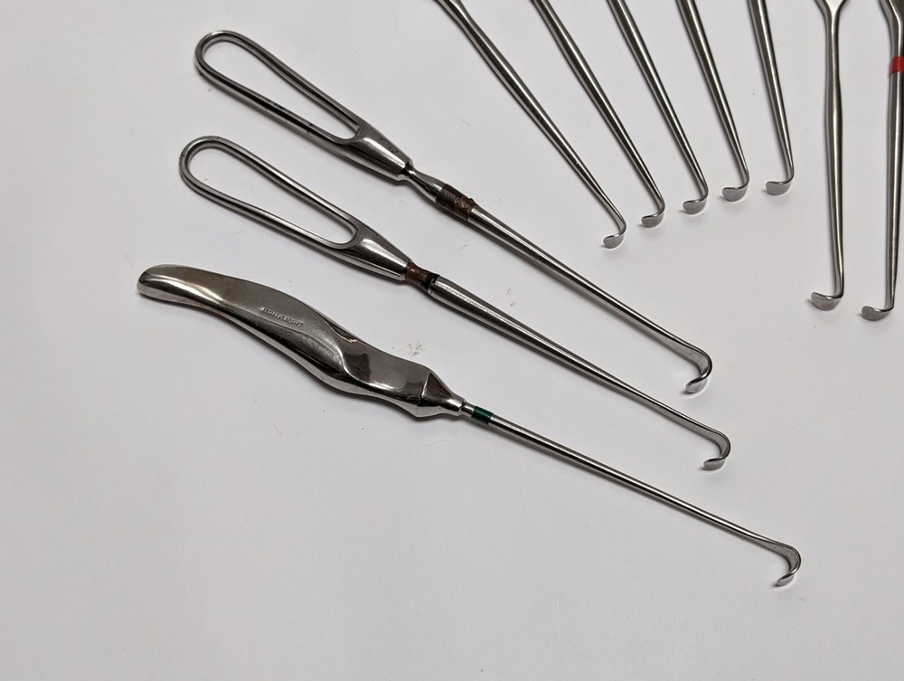 11 pcs. Assorted Retractor (USED).