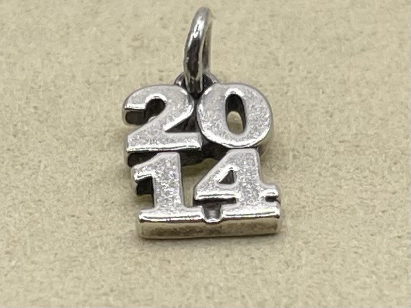 RETIRED James Avery Stacking 2014 Year Memory Graduation Charm Uncut Loop 925