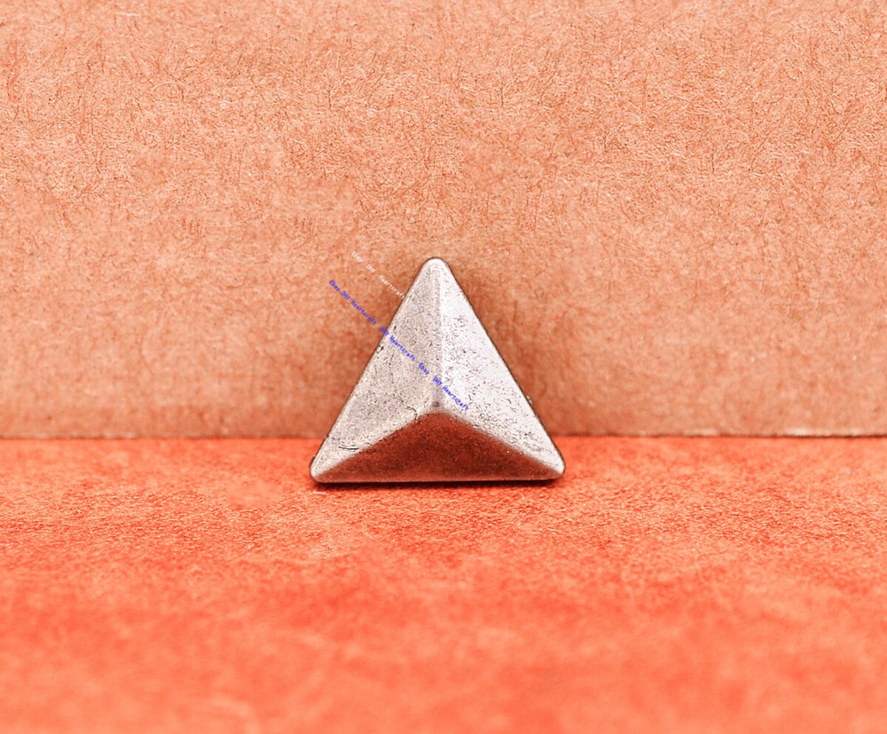 30x Biker Punk Solid Triangle Leather Rivet Studs Leathercraft Belt Accessories
