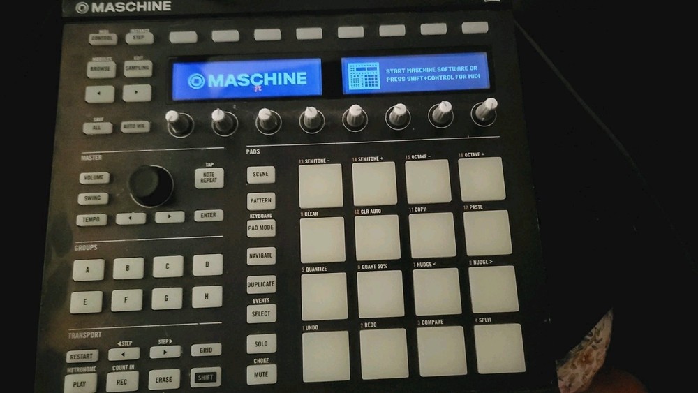 Native Instruments MASCHINE MK2 Black w/USB Cable – Power Tested Only.