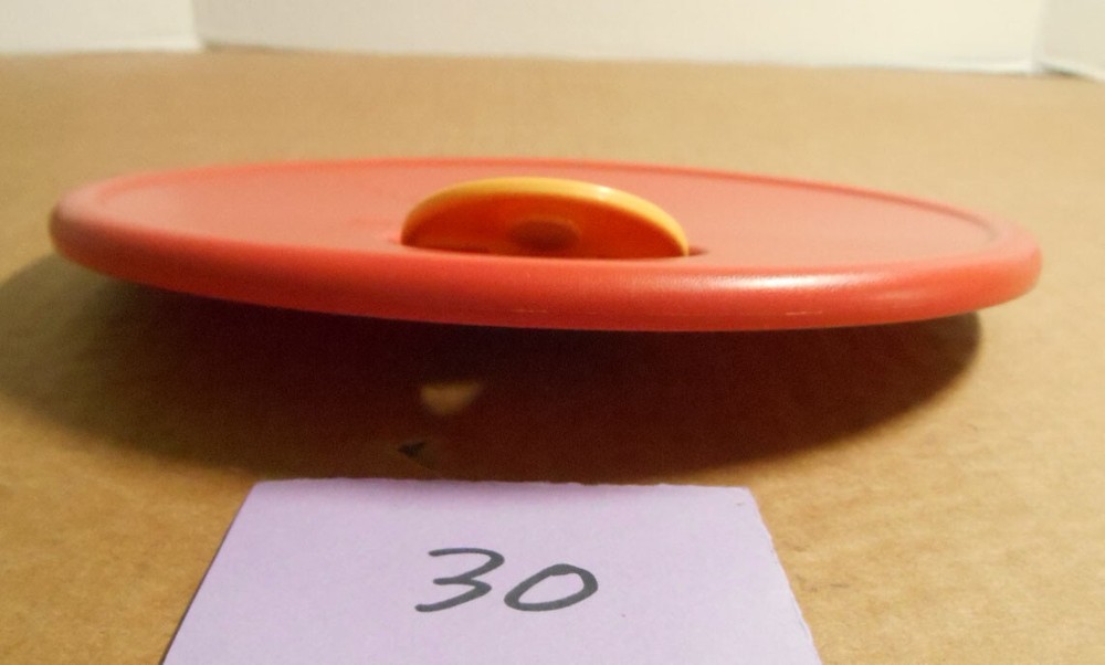 Tupperware 3702A Red Rock n Serve Vented Replacement Lid Only P30