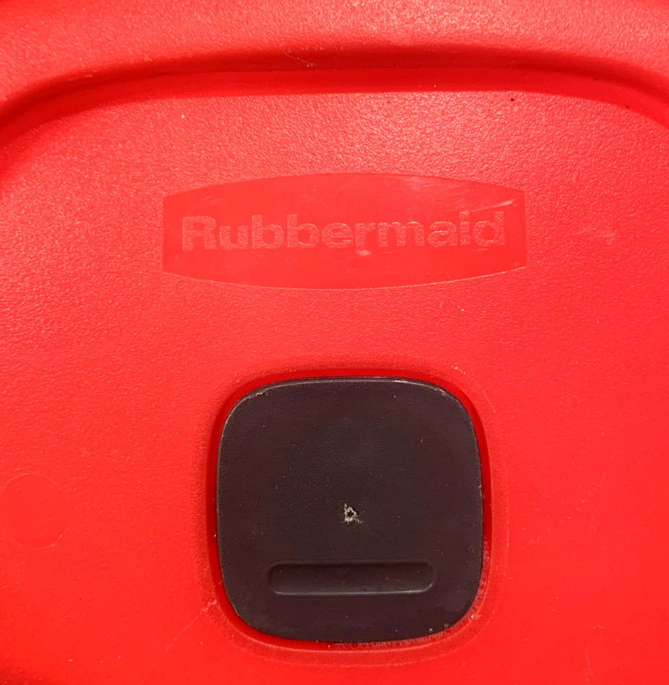 Rubbermaid Vented Replacement Lid #2D85 ~ 6 1/2" Square (6” Container) ~ Red