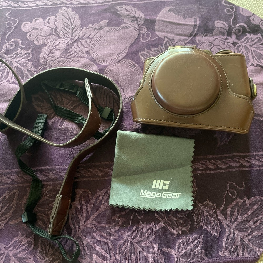 MegaGear "Ever Ready" Protective Brown Leather Camera Case Sony DSC-RX100 (CA)