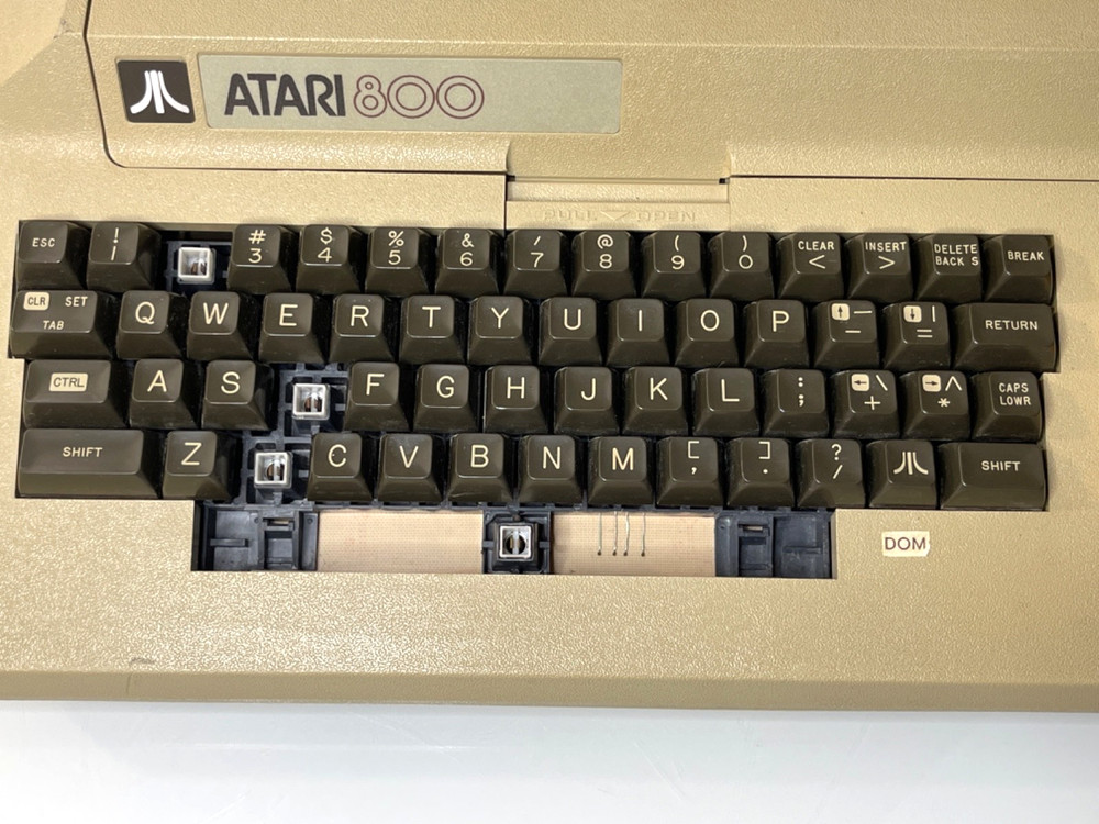 Atari 800 Home Computer with 48K RAM & Guide/Instructions - Missing Keycaps 💻