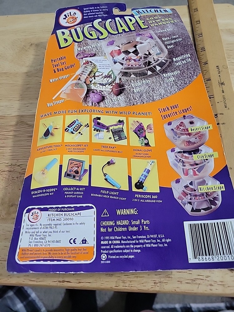 Wild Planet Kitchen Bugscape Bug Hangout Portable Tool Set & Bug Guide 1995