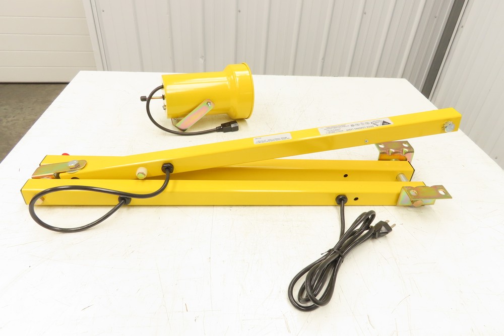 Mars DSDL-60 Tri-Lite Dock Loading Light 60" Reach