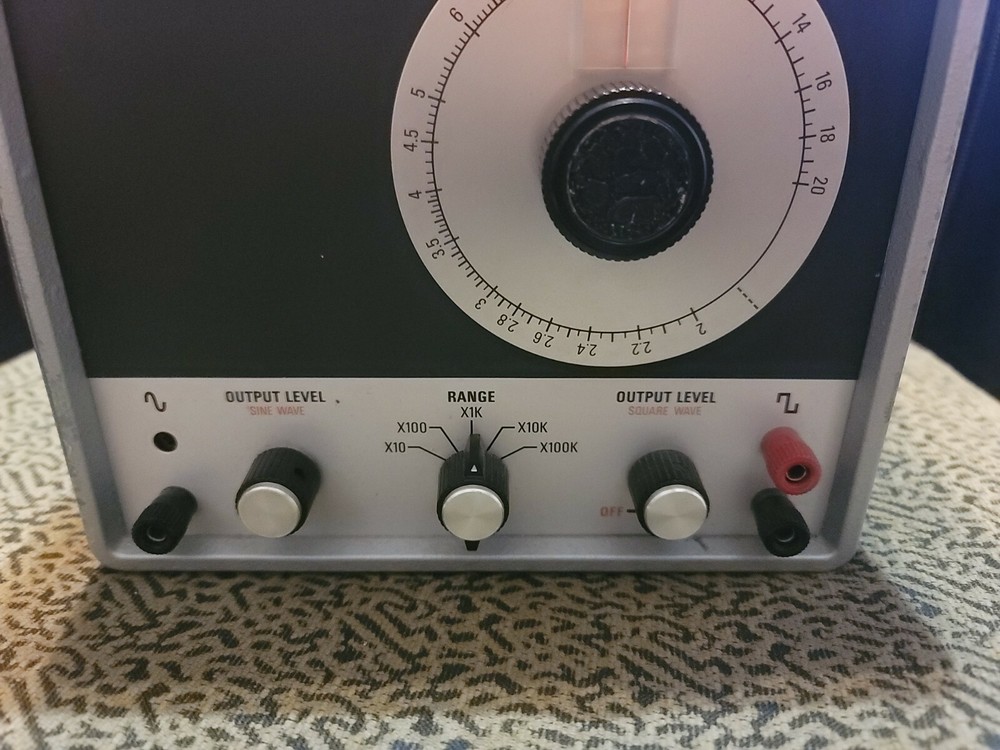 EICO Solid State Fet Sine/Square Wave Generator 379