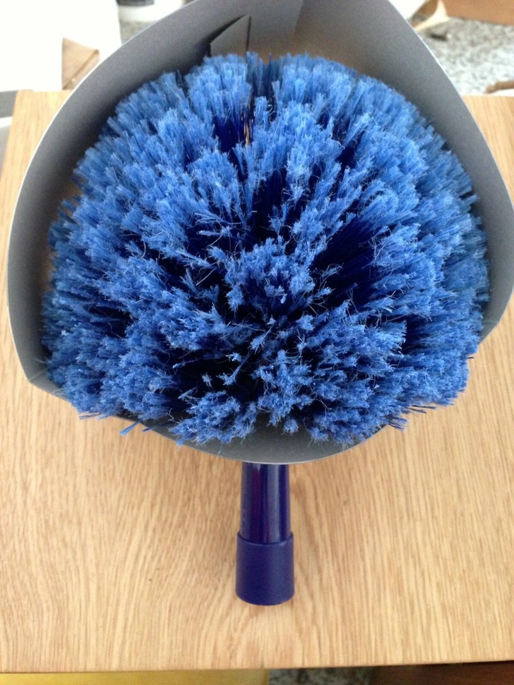 Rubbermaid Cobweb Duster Head Blue Knocks Down Spider Web Telescopic Replacement