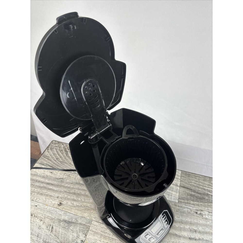 Black + Decker CM1100B 12-Cup Programmable Coffeemaker Cleaned Tested Free Ship