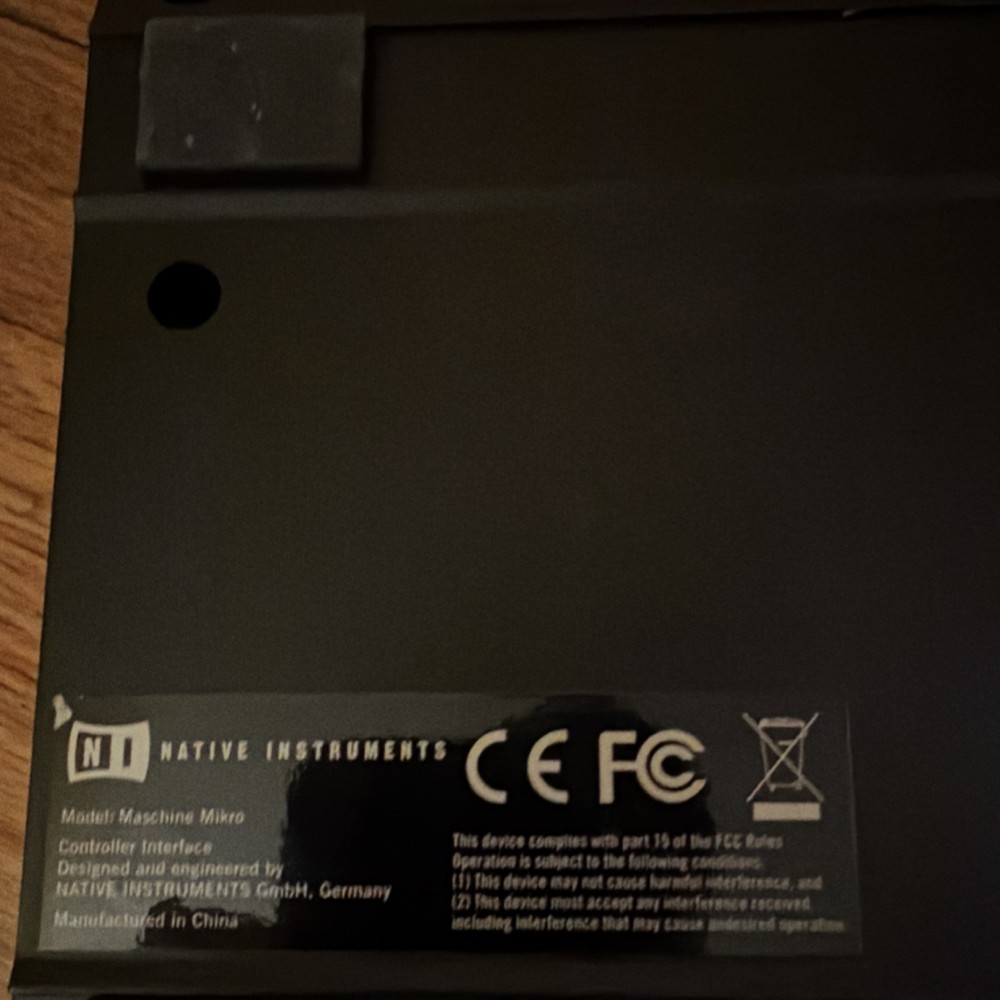 Native Instruments Maschine Mikro Pad Controller MIDI Controller 16-Key