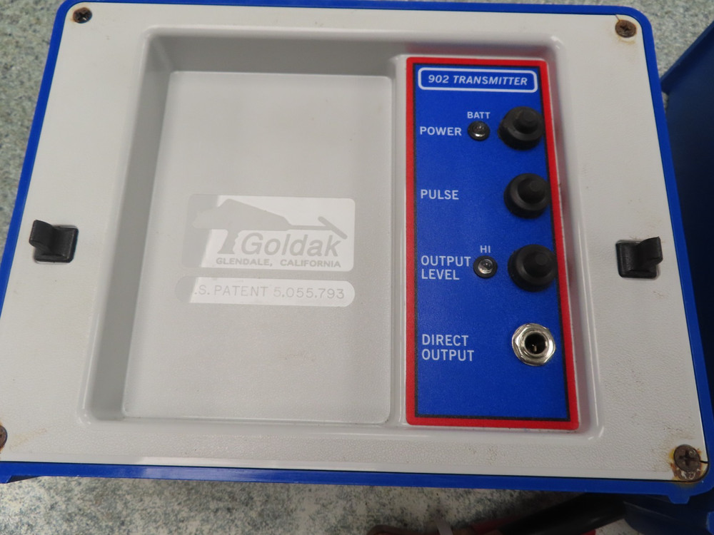 GOLDAK 902 PIPE & CABLE LOCATOR w/ SOFTCASE