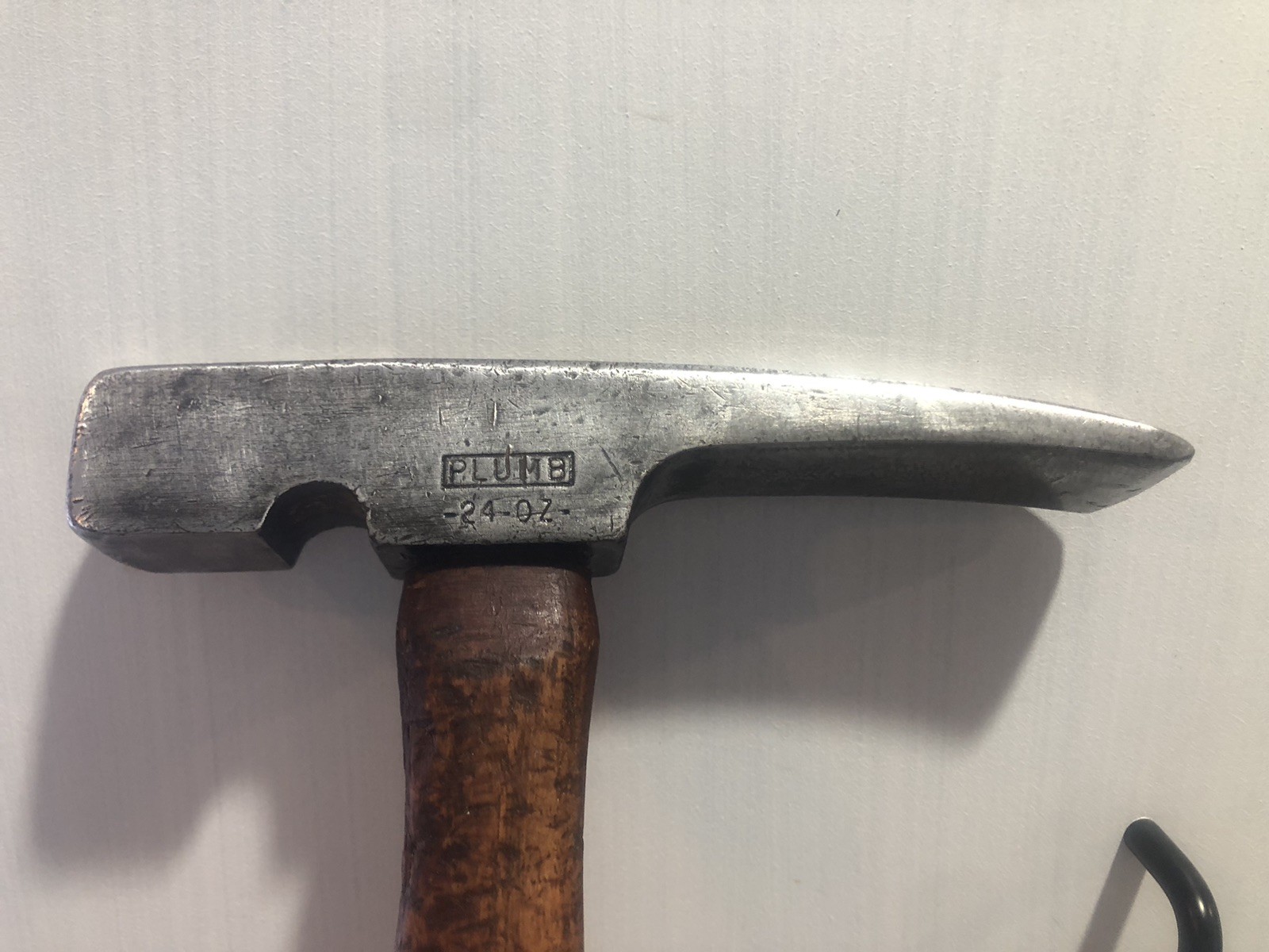 Vintage PLUMB 24 OZ  BRICK LAYER MASONRY Hammer With Original Handle #580