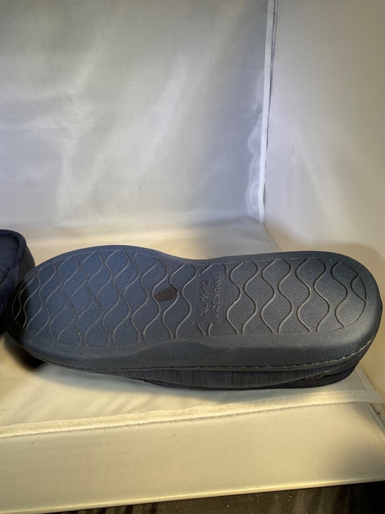 Kenneth Cole Reaction Slippers