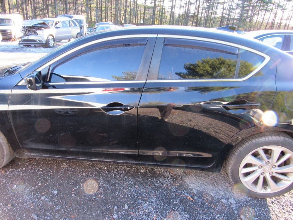 ILX 2017 Glove Box 1009360