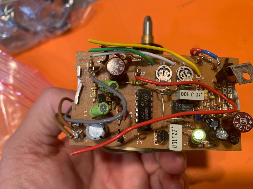 Dual CS 626 Vintage Stereo Turntable - Motor + Electronics