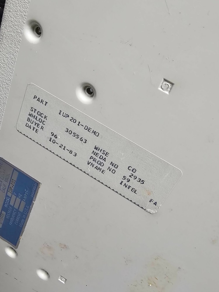 INTEL IUP 201 UNIVERSAL PROGRAMMER, OPERATE STAND ALONE OR CONNECT TO PC OR MDS