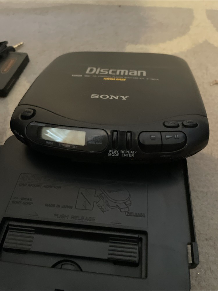 Sony Discman CD Player D-132CK With Complete Car Mounting Kit Powers On - Skips