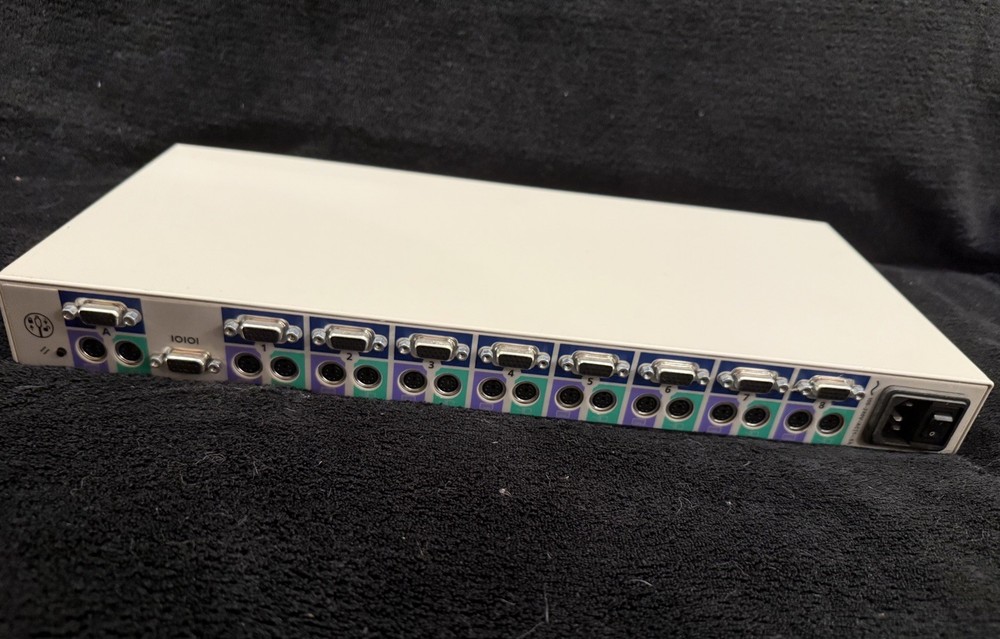 Compaq EO1004B Server Tower 8 Port KVM Console Switch Control Box__