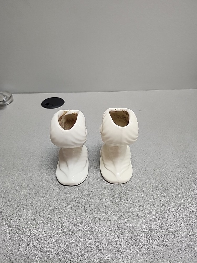 2 Small White Haeger Ceramic Seashell/Fan Looking Planters