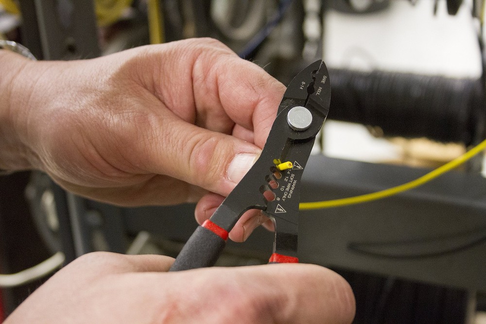 Lisle 68280 Compact Multi Function Wire Stripper, 8 14 Gauge Factory