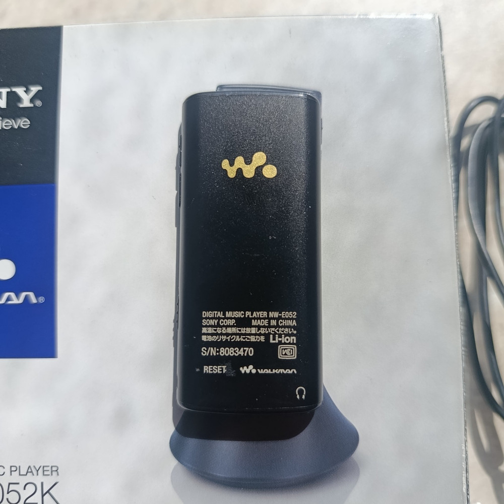 Sony NW-E052K 2GB Completed in Box Used