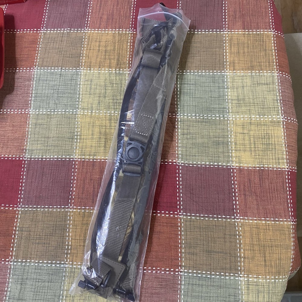 HelloMaterials Sling