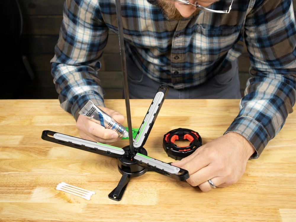 Bohning Cauldron Fletching Jig – Complete Kit with Multiple Vane Inserts !!!