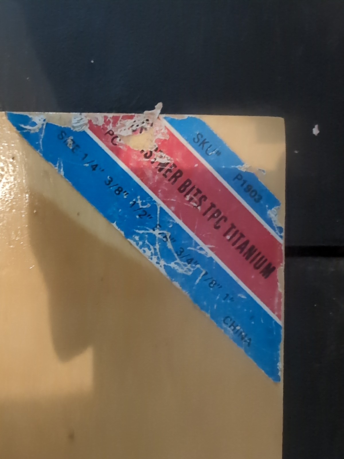 SET OF EIGHT 5/8"-1/4" STRAIGHT SHANK ROUTER BITS And Titanium 1"-1/4"