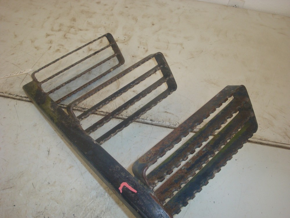 1993 AGCO 8630 Tractor Left Step Bracket Assembly