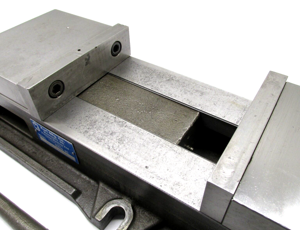 KURT ANGLOCK 6" MILLING MACHINE VISE w/ JAWS & HANDLE - #D675