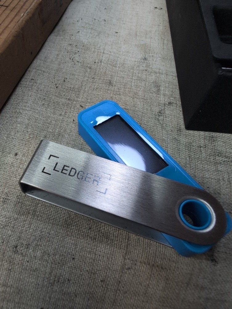 Ledger - Nano S Plus Crypto Hardware Wallet - Open Box - Distressed Packaging
