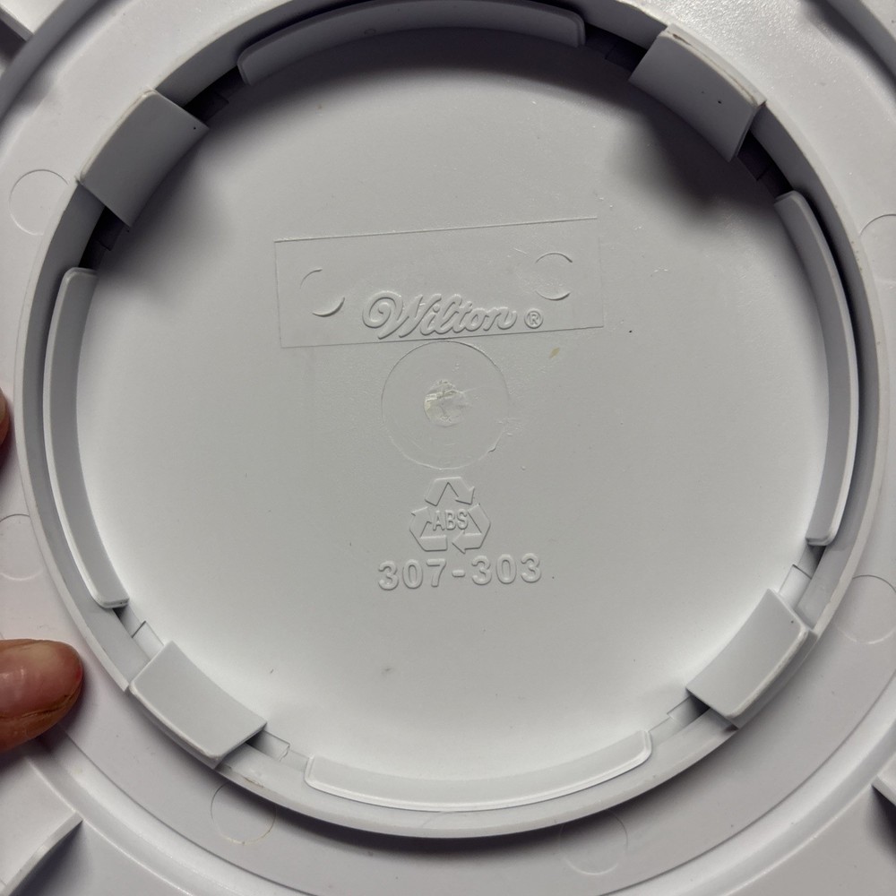 Wilton 12" Rotating Cake Decorating Turntable Display