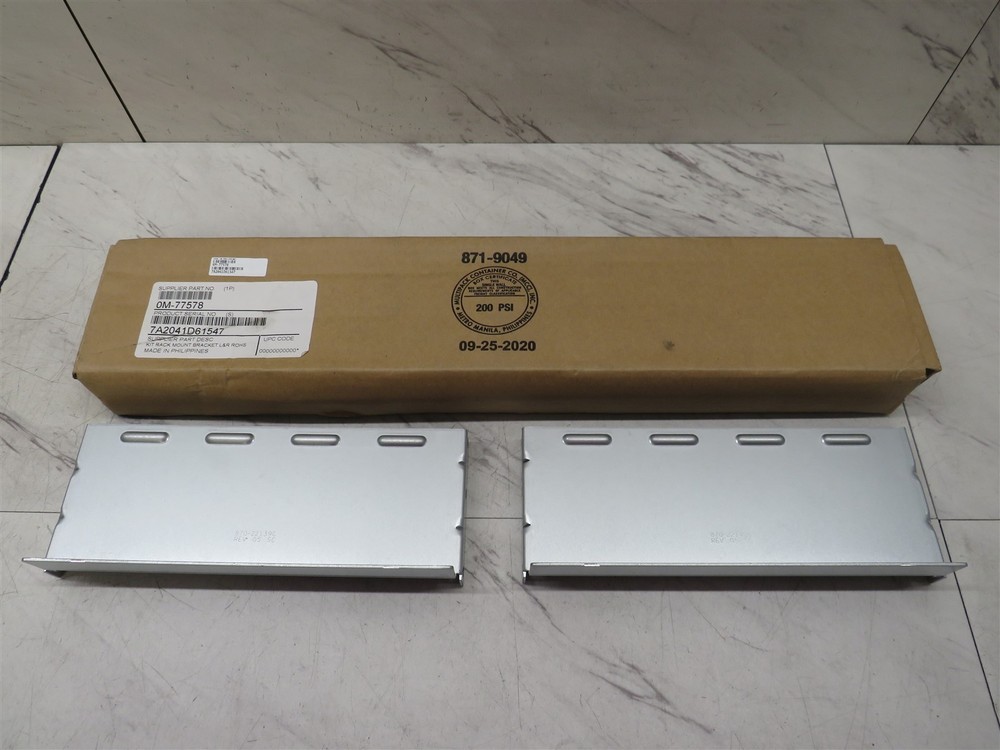 NEW APC Rack Mounting Bracket Set 0M-77578