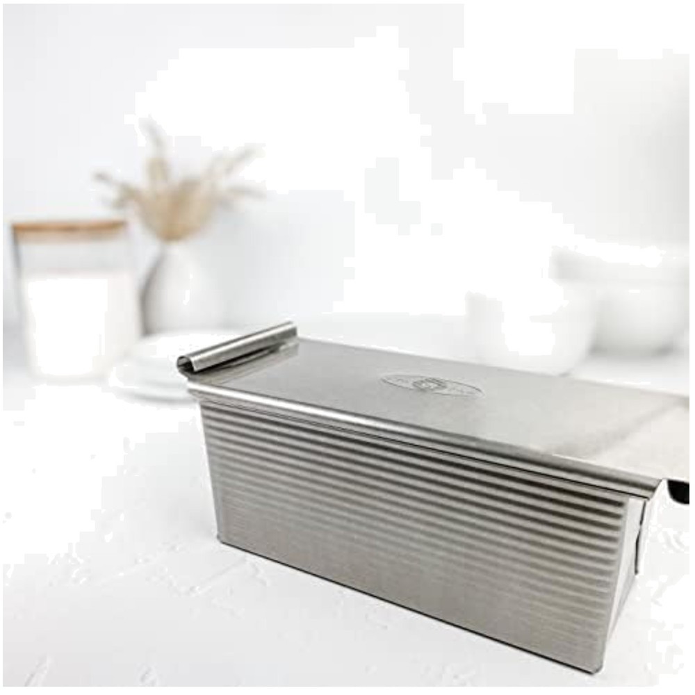 Professional Pullman Loaf Pan, 9x4 Inch, Nonstick Coating