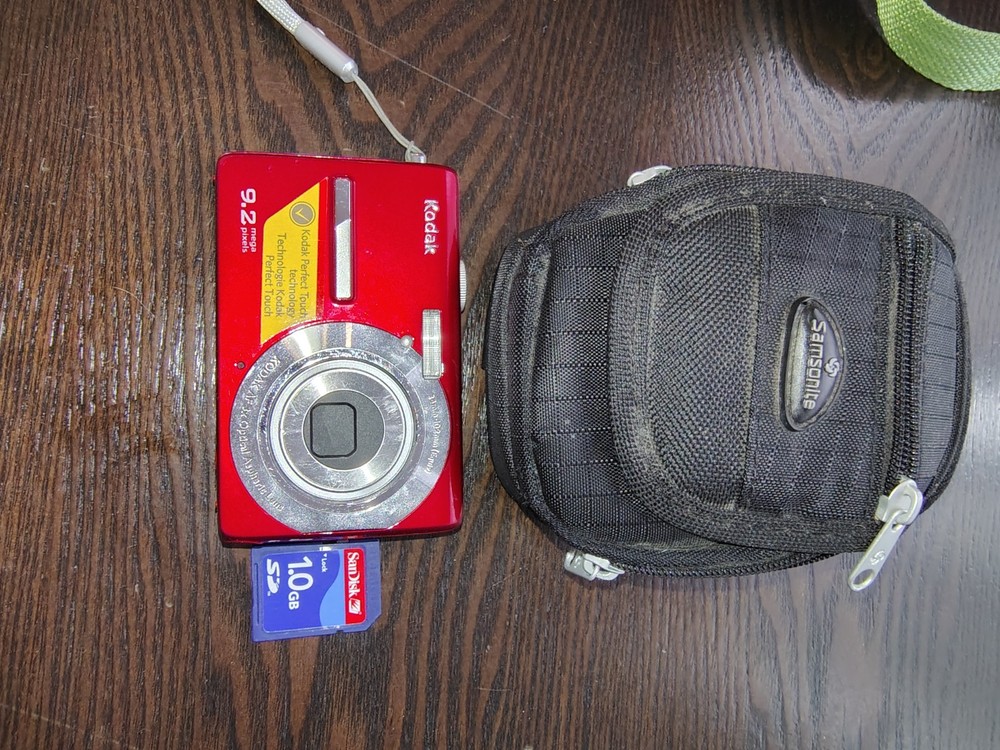Kodak EasyShare M863 8.2MP Digital Camera
