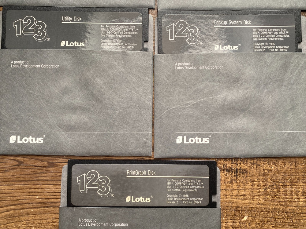 LOTUS 123 1-2-3 Release 2 Reference Manual Quick Guides Disc 1985 -VTG Software