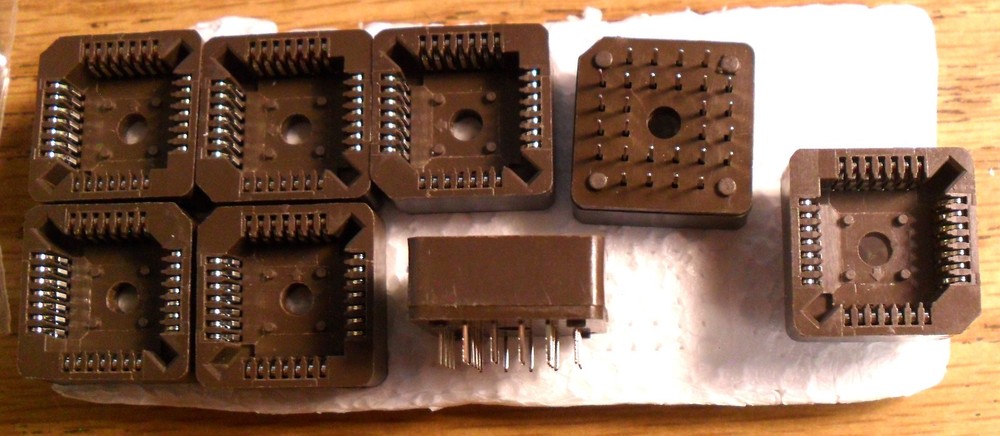 28 Pin PLCC  Socket - Through Hole - NEW - Aries 28-535-10