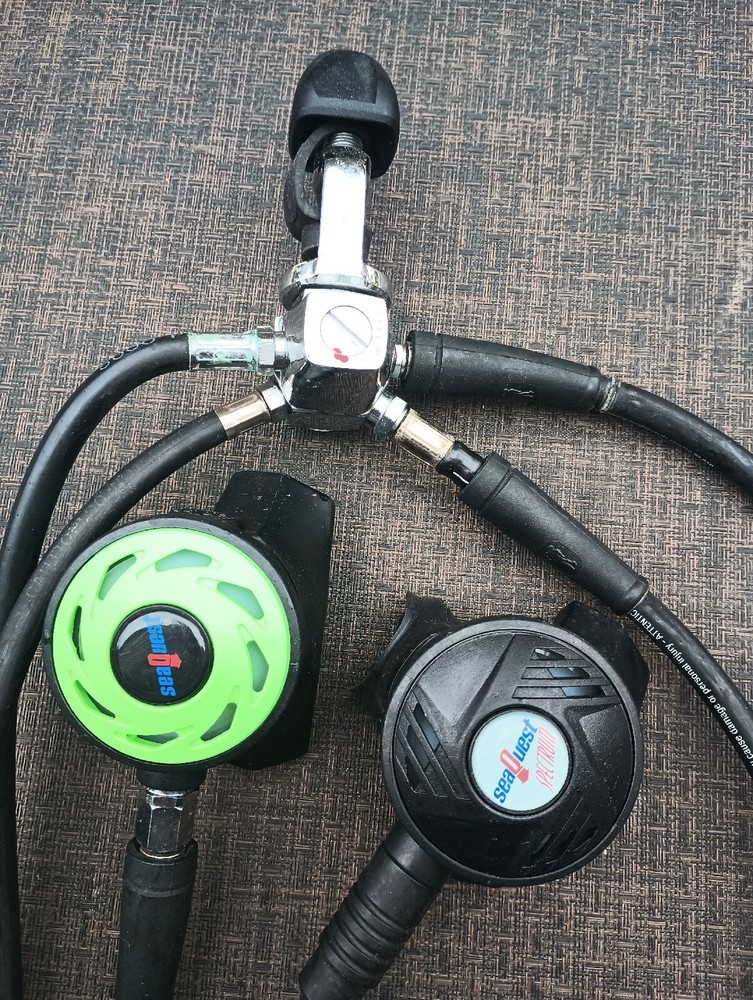 SeaQuest Scuba Regulator & octo /Oceanic Datamaster - Untested